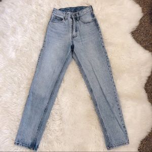 brandy melville jane lightwash jeans! NWOT